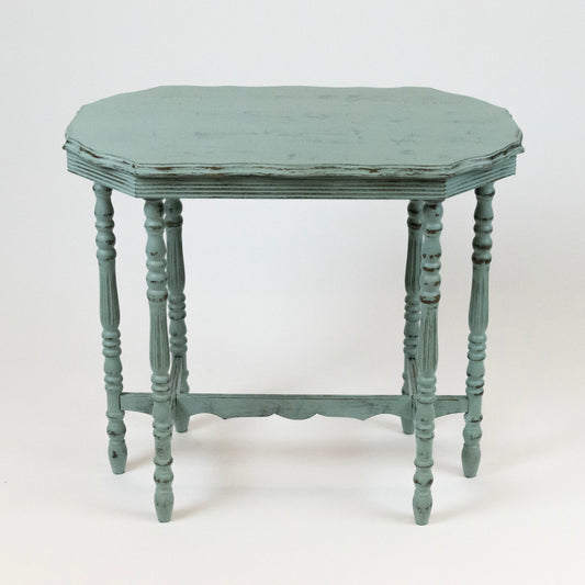 Hand-Painted Distressed Side Table – Vintage Farmhouse Accent Furniture